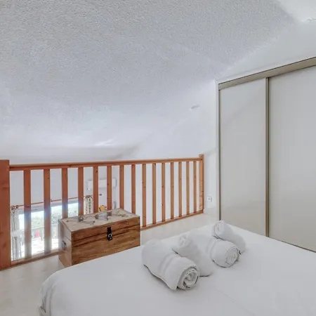 Direct Access To The With Swimming Pool *