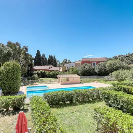 Apartmán Direct Access To The With Swimming Pool
