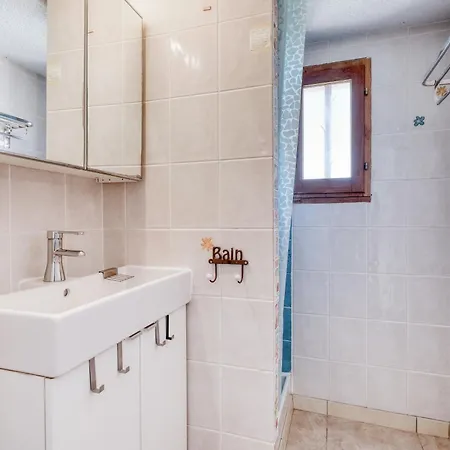 Apartment Direct Access To The With Swimming Pool Le Lavandou