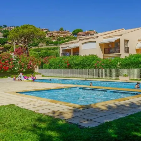Direct Access To The With Swimming Pool Apartament