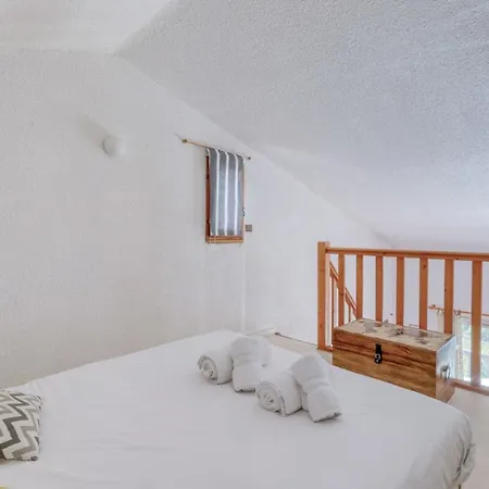 Direct Access To The With Swimming Pool Le Lavandou