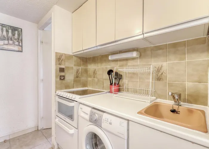 Direct Access To The With Swimming Pool Apartman *