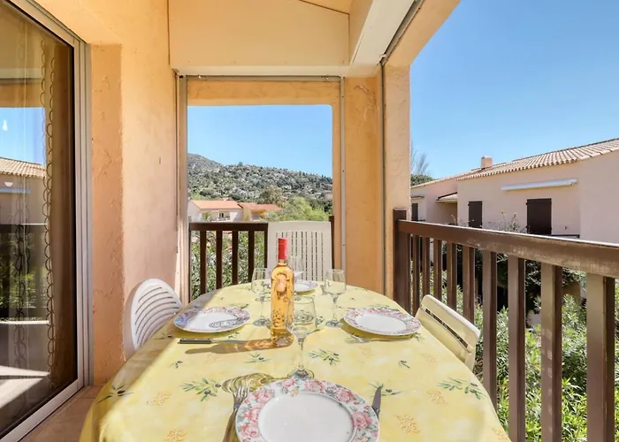 Direct Access To The With Swimming Pool Apartman Le Lavandou