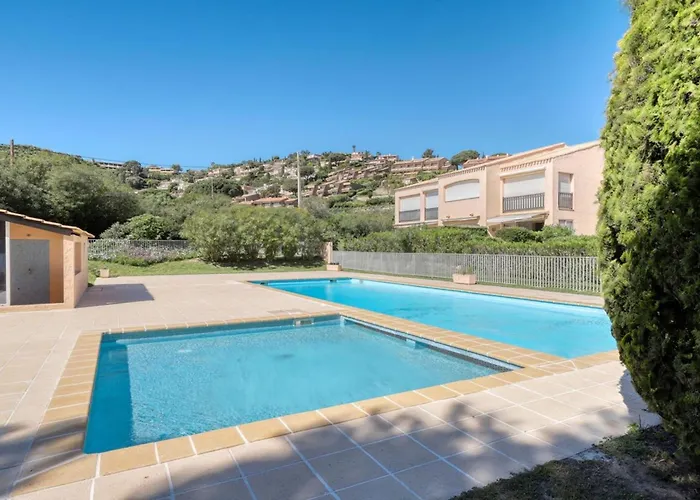 Direct Access To The With Swimming Pool * Le Lavandou